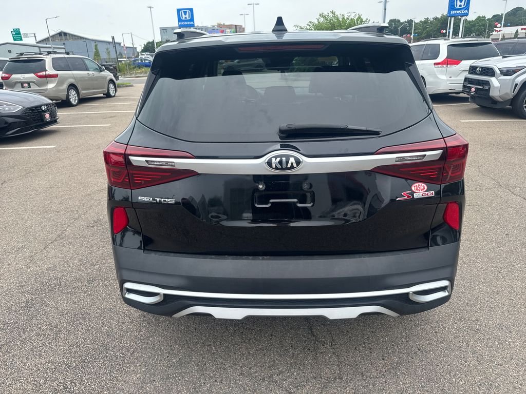 Used 2021 Black Kia S image 6