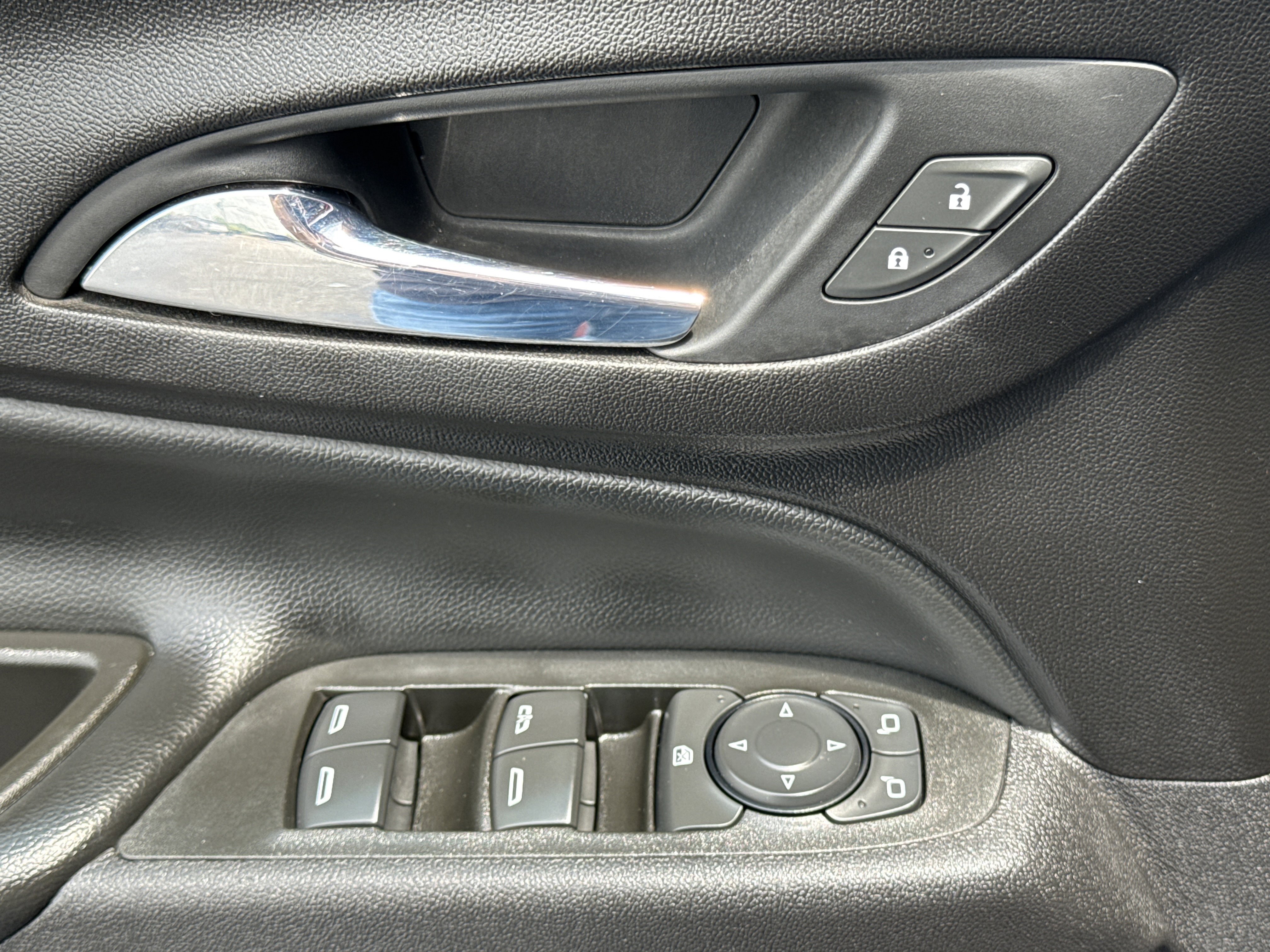 Used 2020 Cajun Red Tintcoat Chevrolet LT image 18