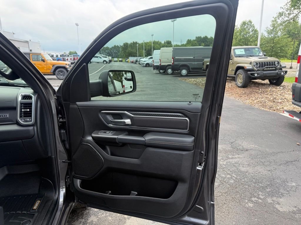New 2026 Granite Crystal Metallic Clearcoat RAM Big Horn/Lone Star image 57