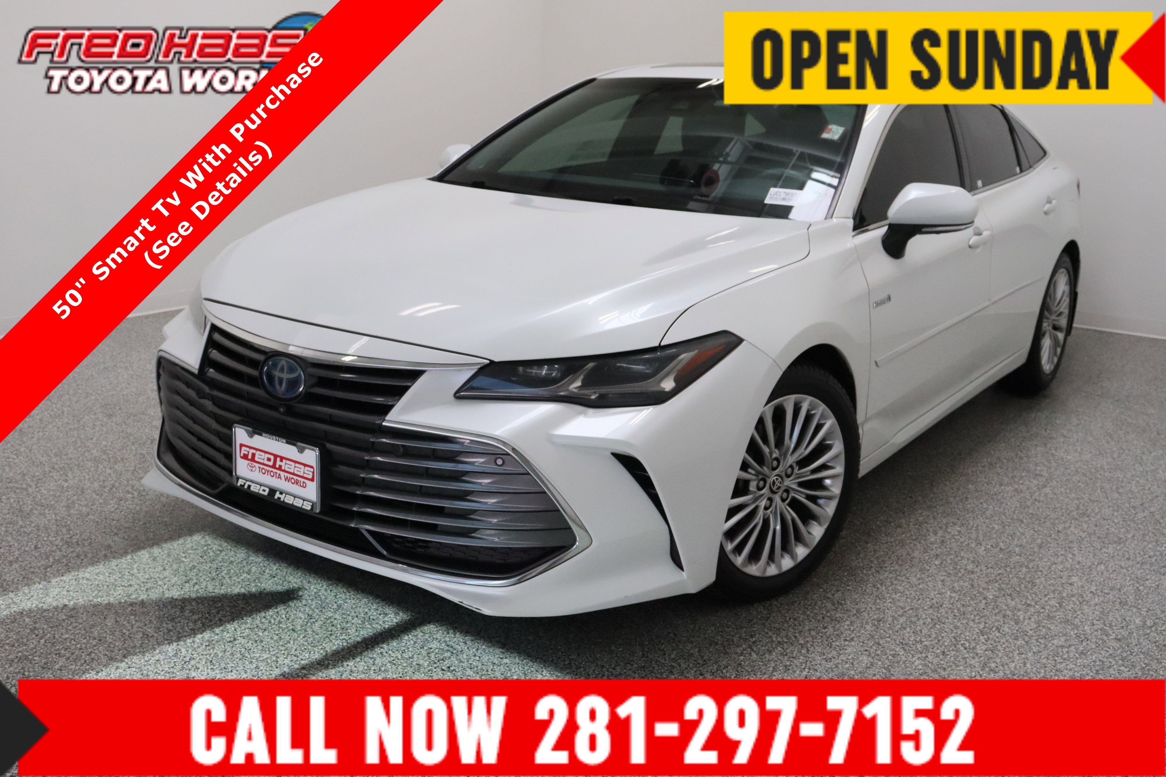 2020 Toyota Avalon Limited Hybrid's photo