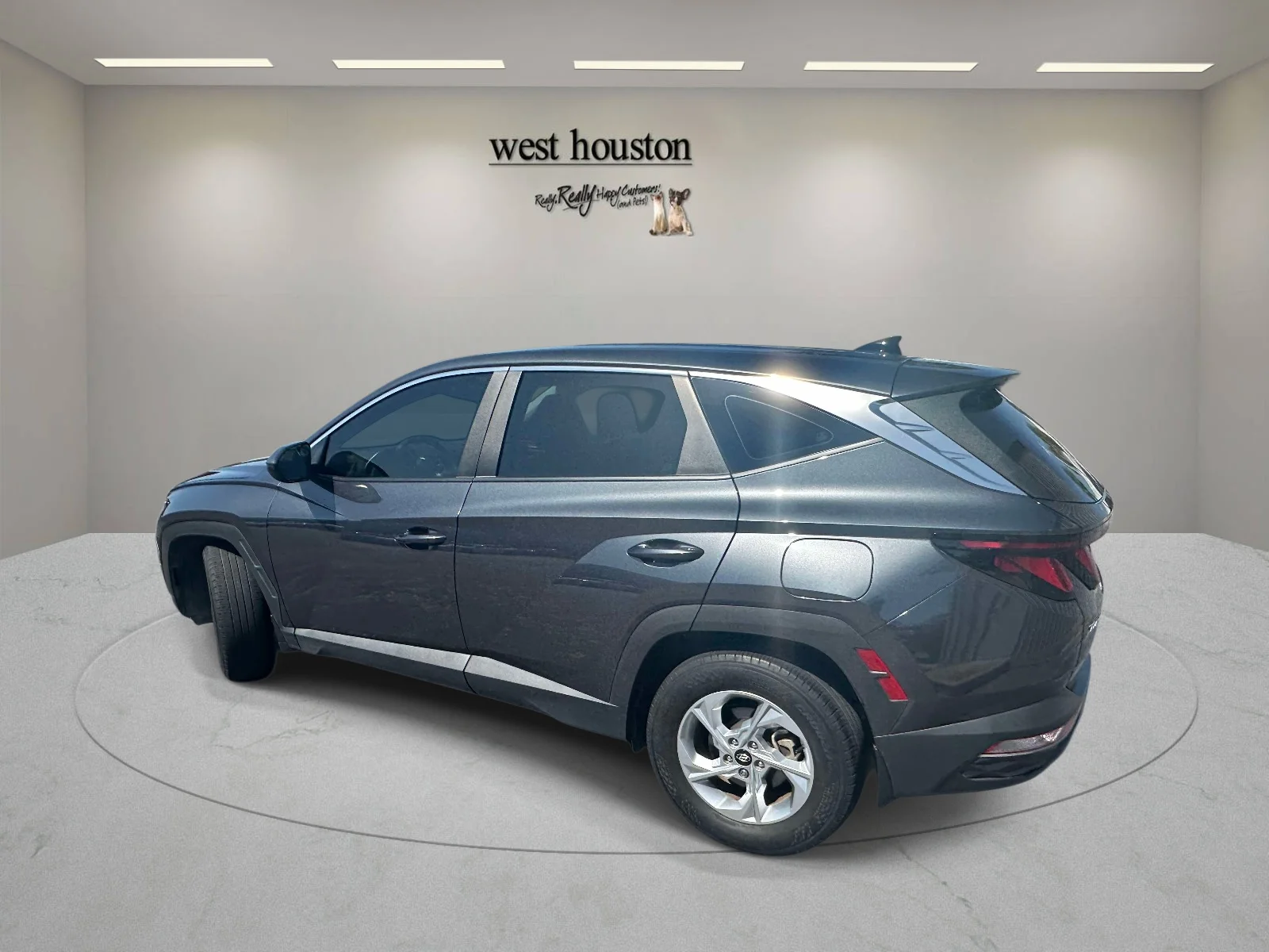 Used 2024 Hampton Gray Hyundai SE image 13