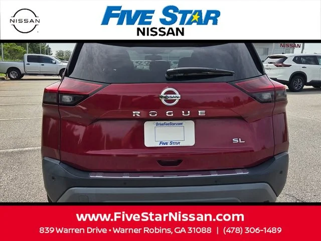 Used 2021 Red Nissan SL image 9