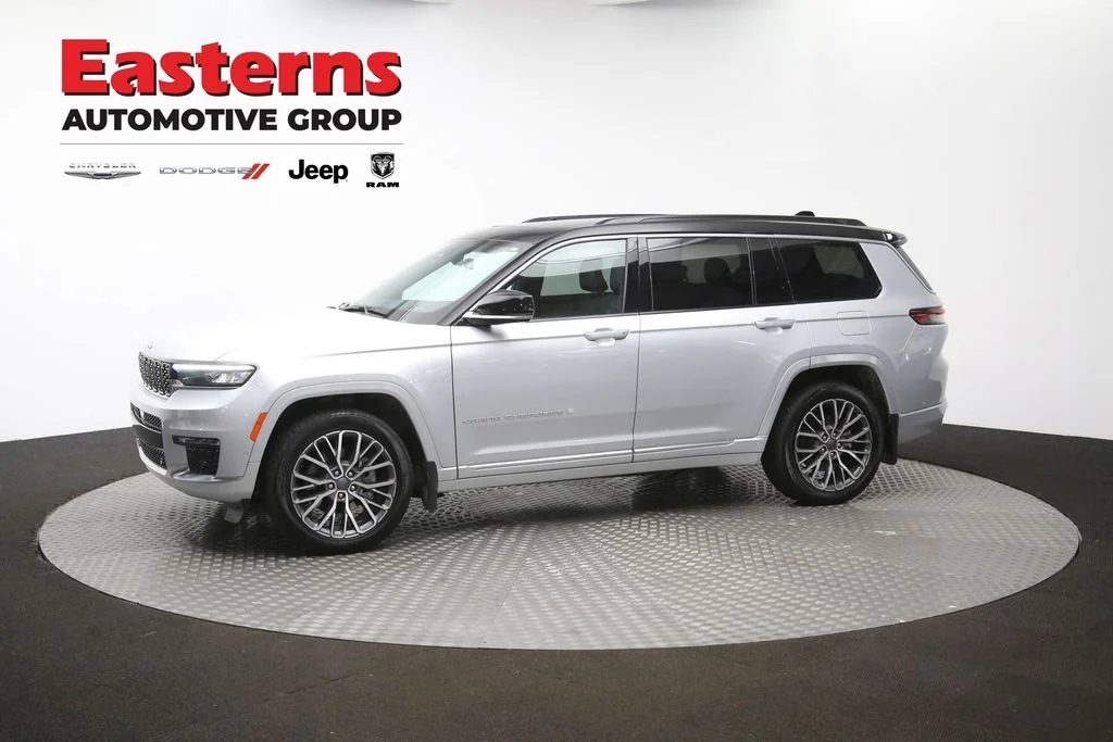 Used 2024 Silver Jeep Summit image 62