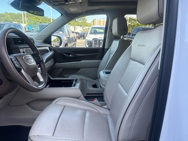 Used 2023 White GMC Denali image 17