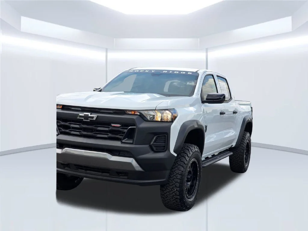 New 2026 White Chevrolet Trail Boss image 43