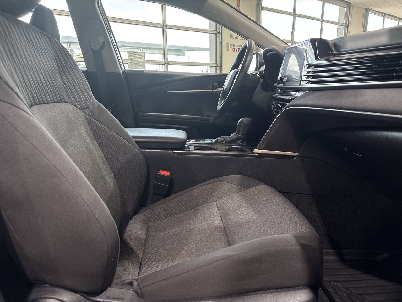 2026 Toyota Camry LE - Photo 25