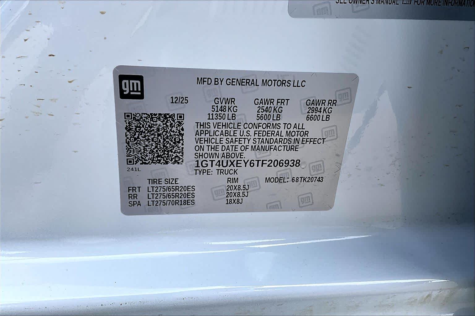 Used 2026 Glacier White Tricoat GMC Denali Ultimate image 37