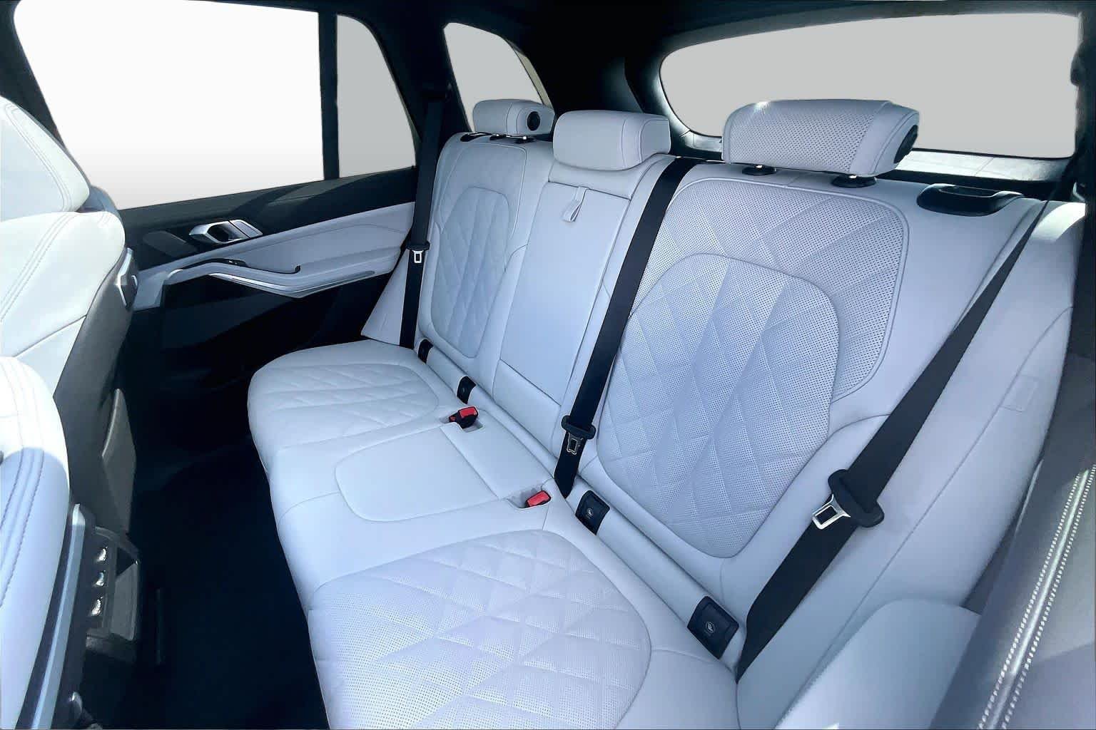 Used 2026 Skyscraper Grey Metallic BMW xDrive50e image 19