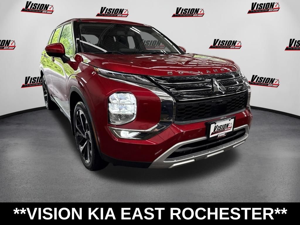 Used 2024 Red Mitsubishi  image 3