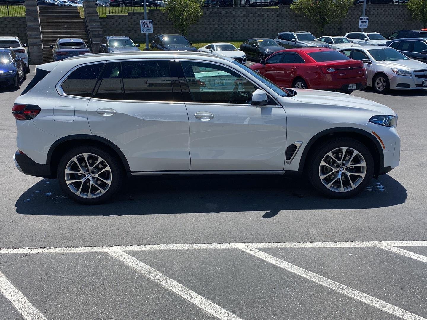 Certified Used 2024 Mineral White Metallic BMW xDrive40i image 2