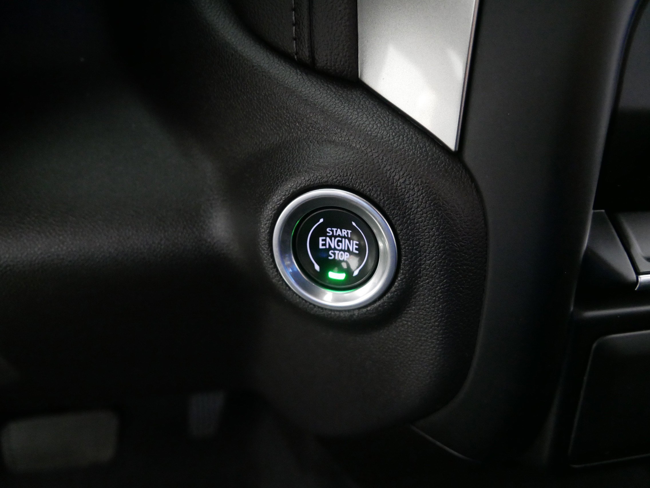 Used 2020 SUMMIT WHITE Chevrolet LT image 30
