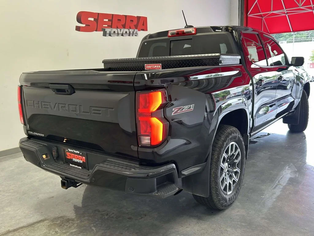 Used 2025 Black Chevrolet Z71 image 3