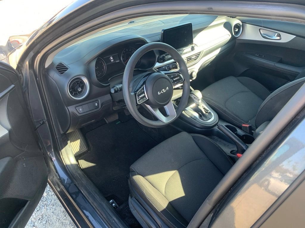 Used 2023 Gray Kia LXS image 10