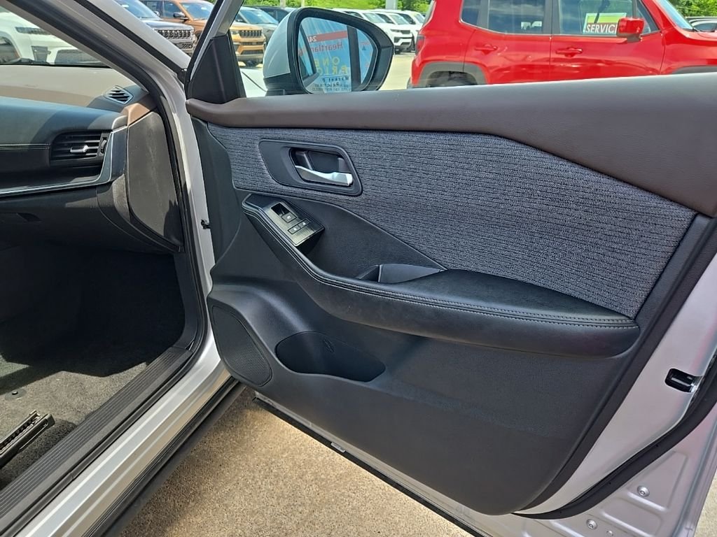 Used 2023 Silver Nissan SV image 69