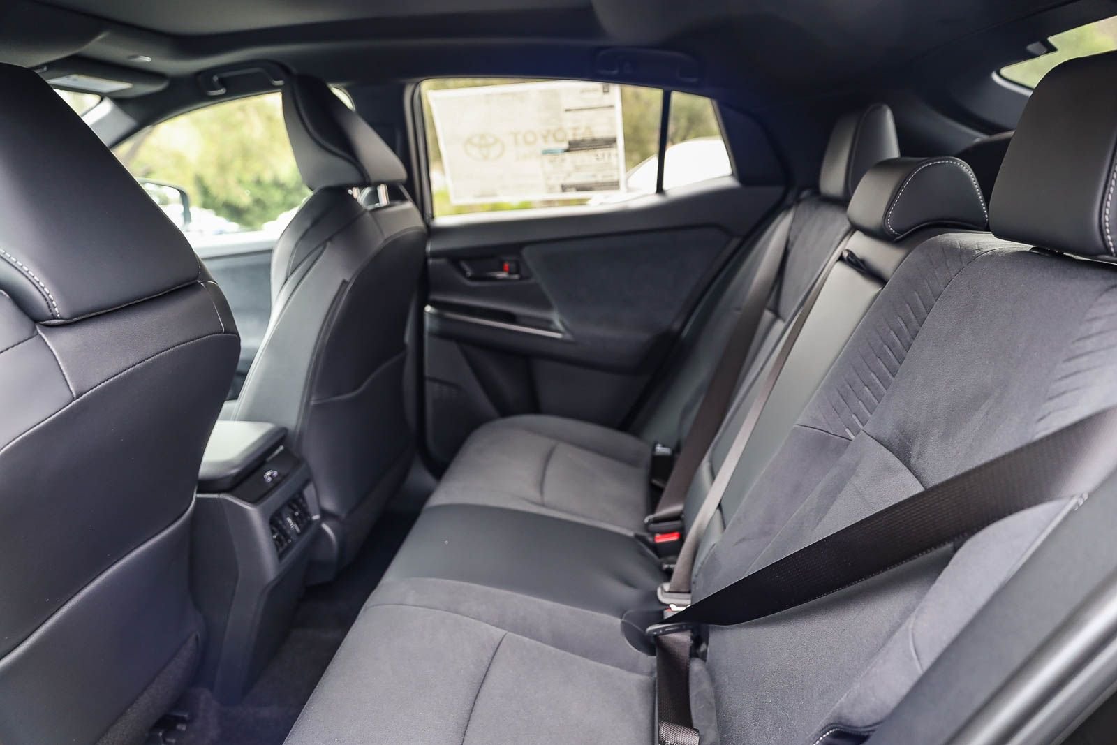 2026 Toyota C-HR XSE - Photo 16