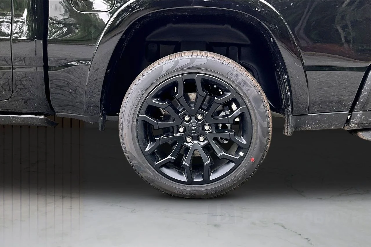 New 2026 Diamond Black Crystal Pearl-Coat Exterior Paint RAM Limited image 33