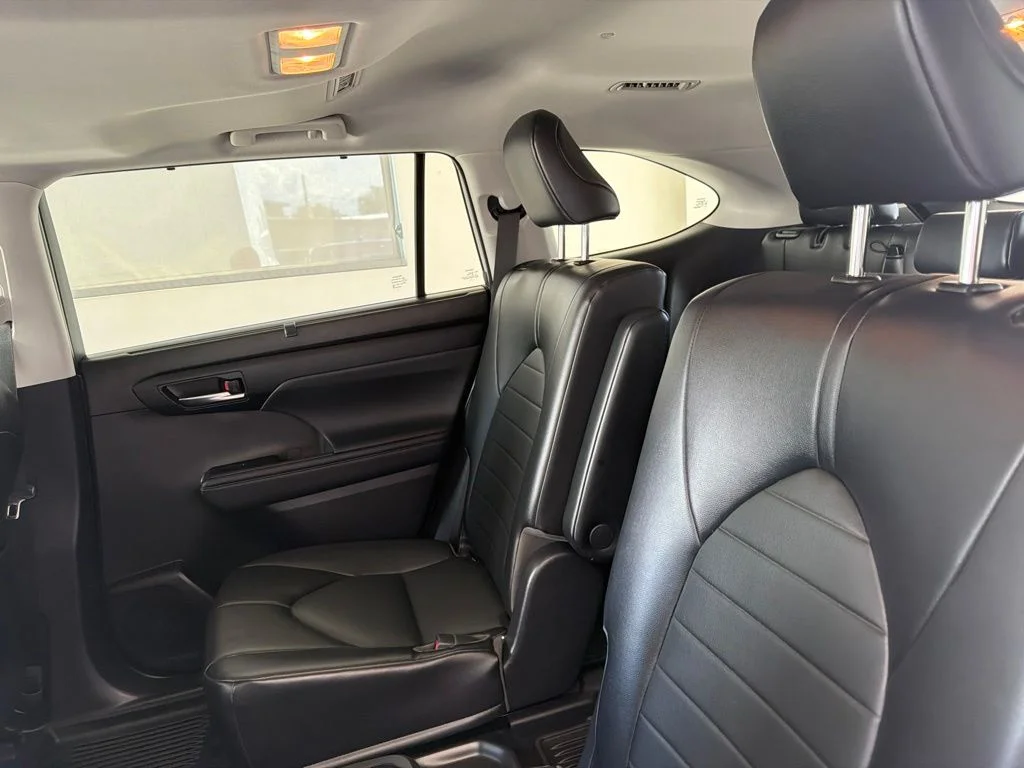 Used 2022 Moon Dust Toyota XLE image 22