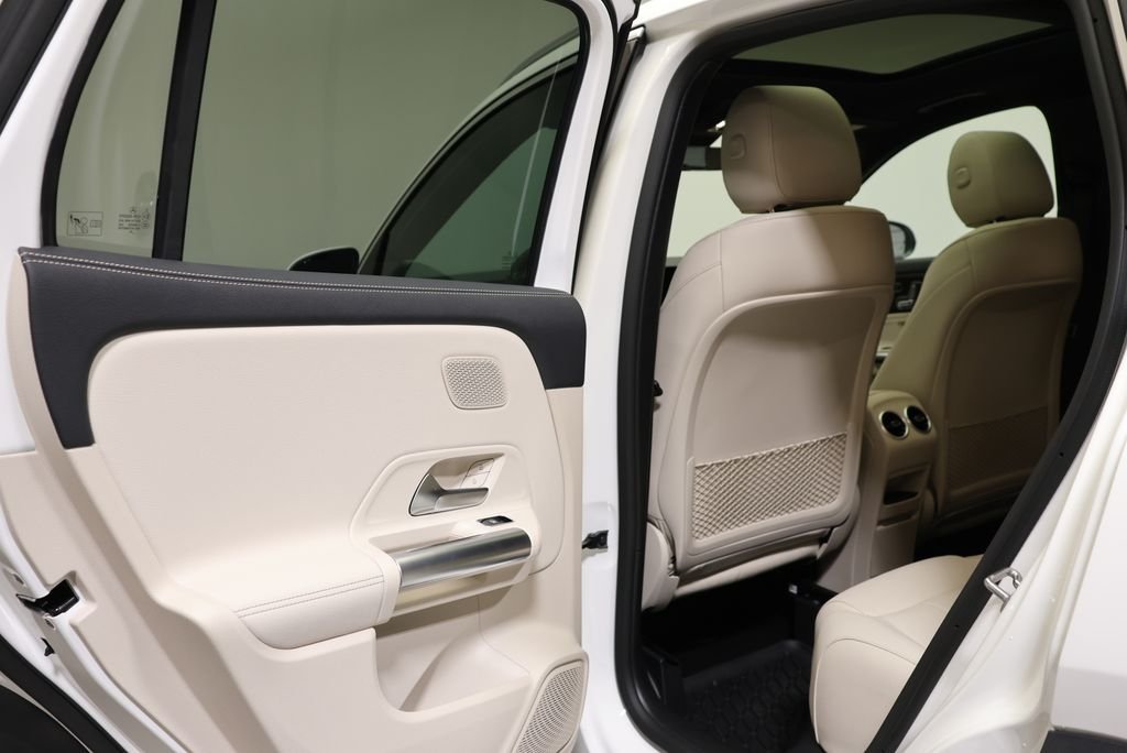 New 2026 Polar White Mercedes-Benz GLA 250 image 44