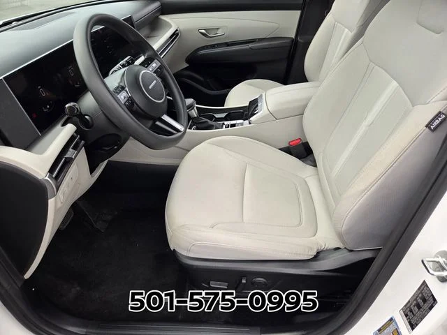Used 2025 White Hyundai SEL image 10