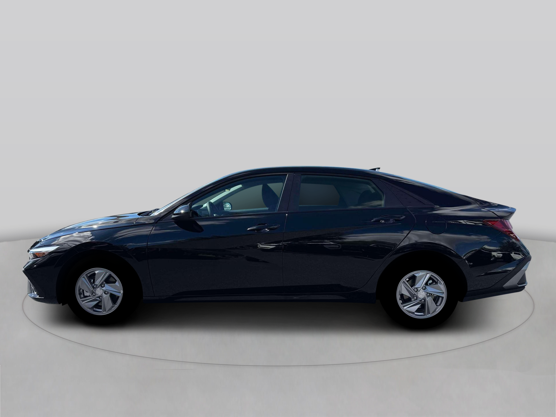 New 2026 Black Hyundai SE image 3