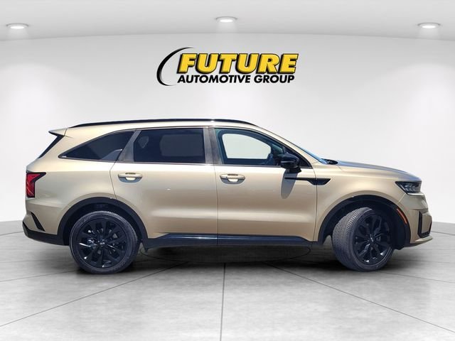 Used 2021 Beige Kia SX image 3