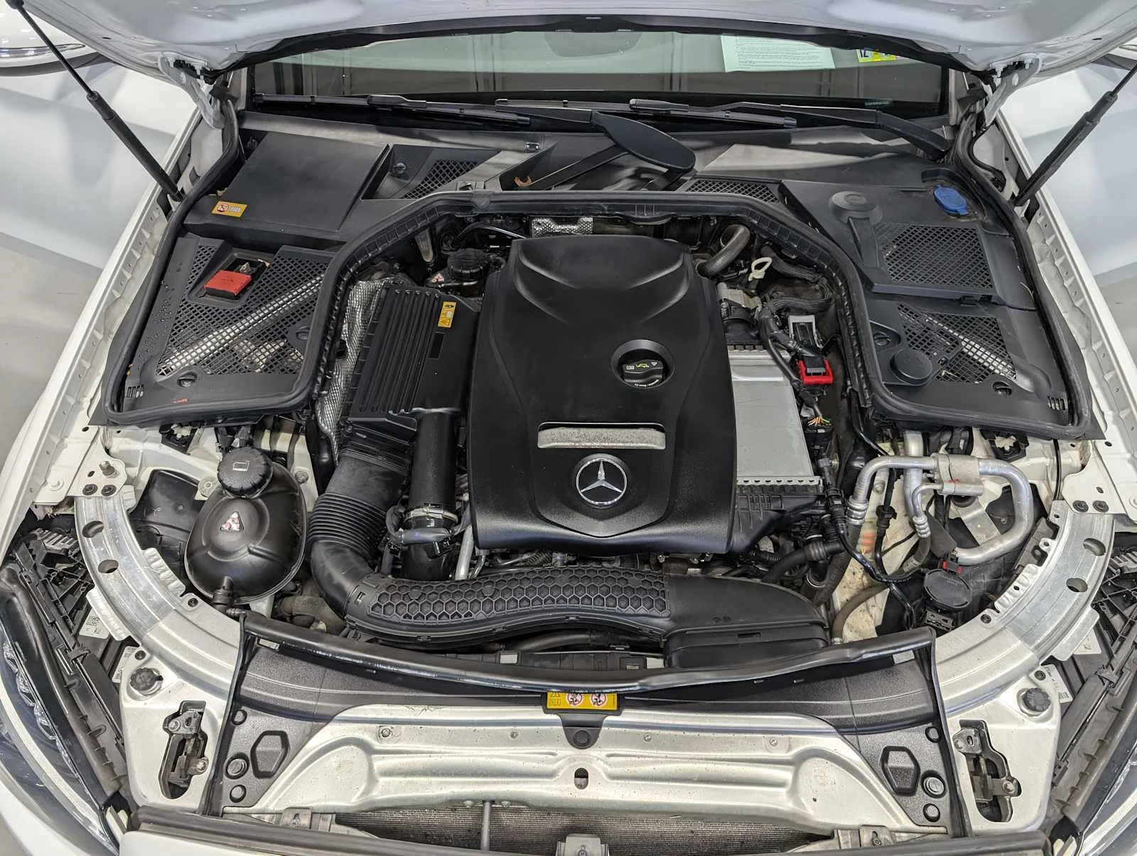 Used 2015 Polar White Mercedes-Benz C 300 image 14