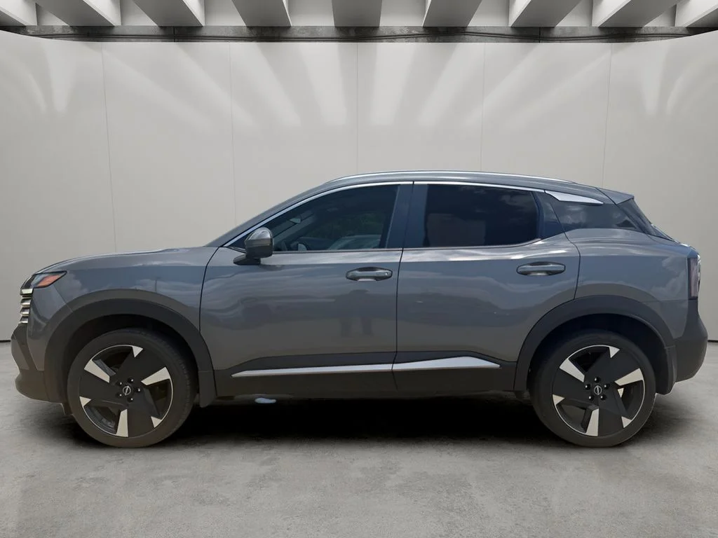 Used 2025 Gun Metallic Nissan SR image 2