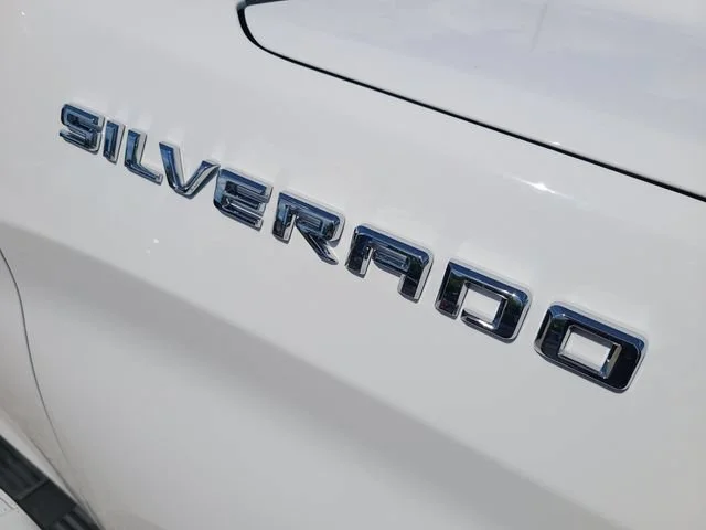 New 2026 Summit White Chevrolet RST image 30