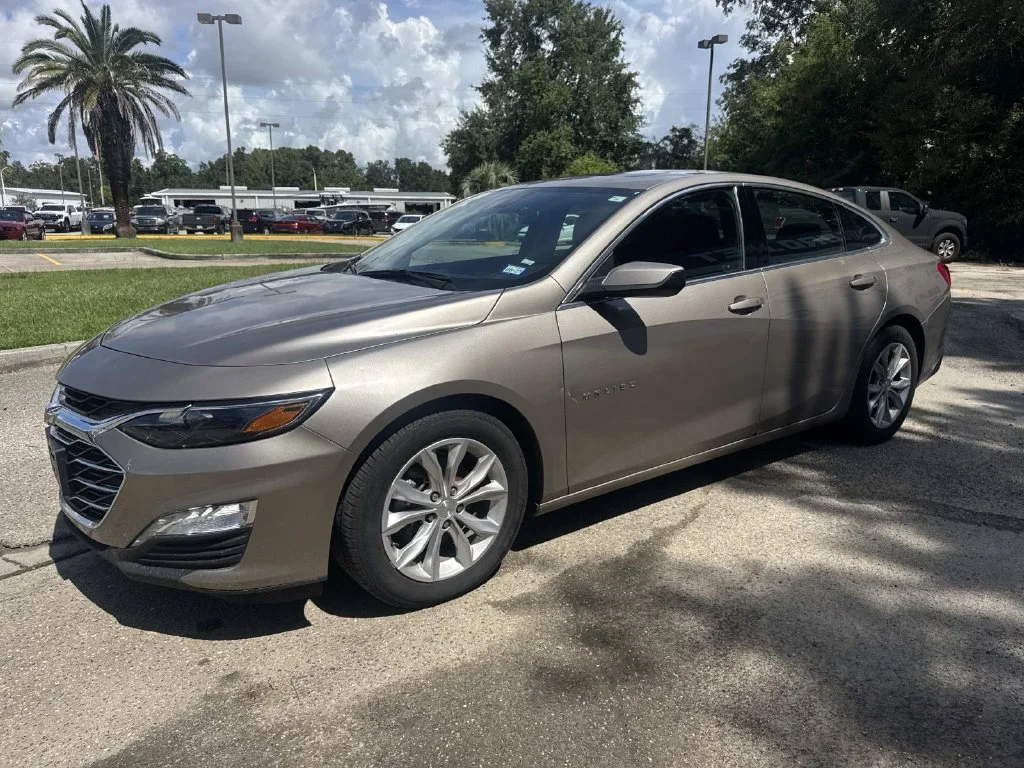 Used 2023 Gray Chevrolet LT image 6