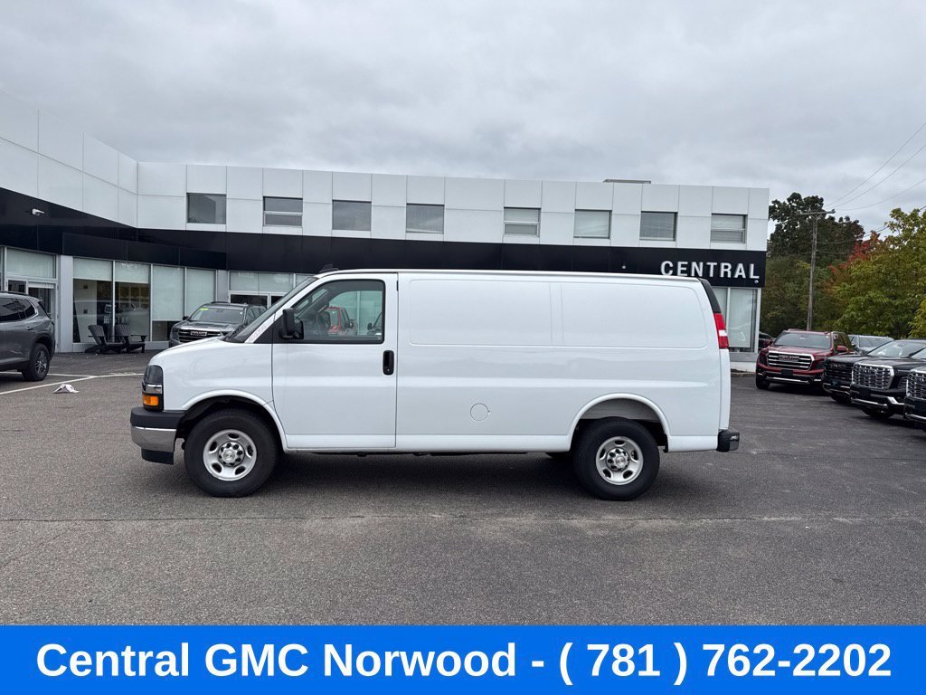 Used 2025 Summit White Chevrolet WT image 2