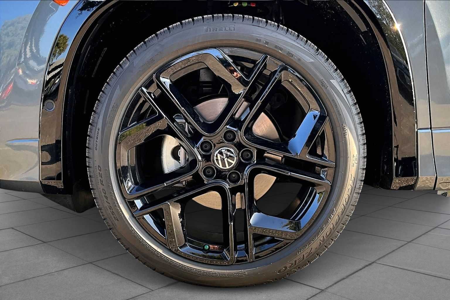 New 2026 Platinum Gray Metallic Volkswagen 2.0T SE R-Line Black image 11
