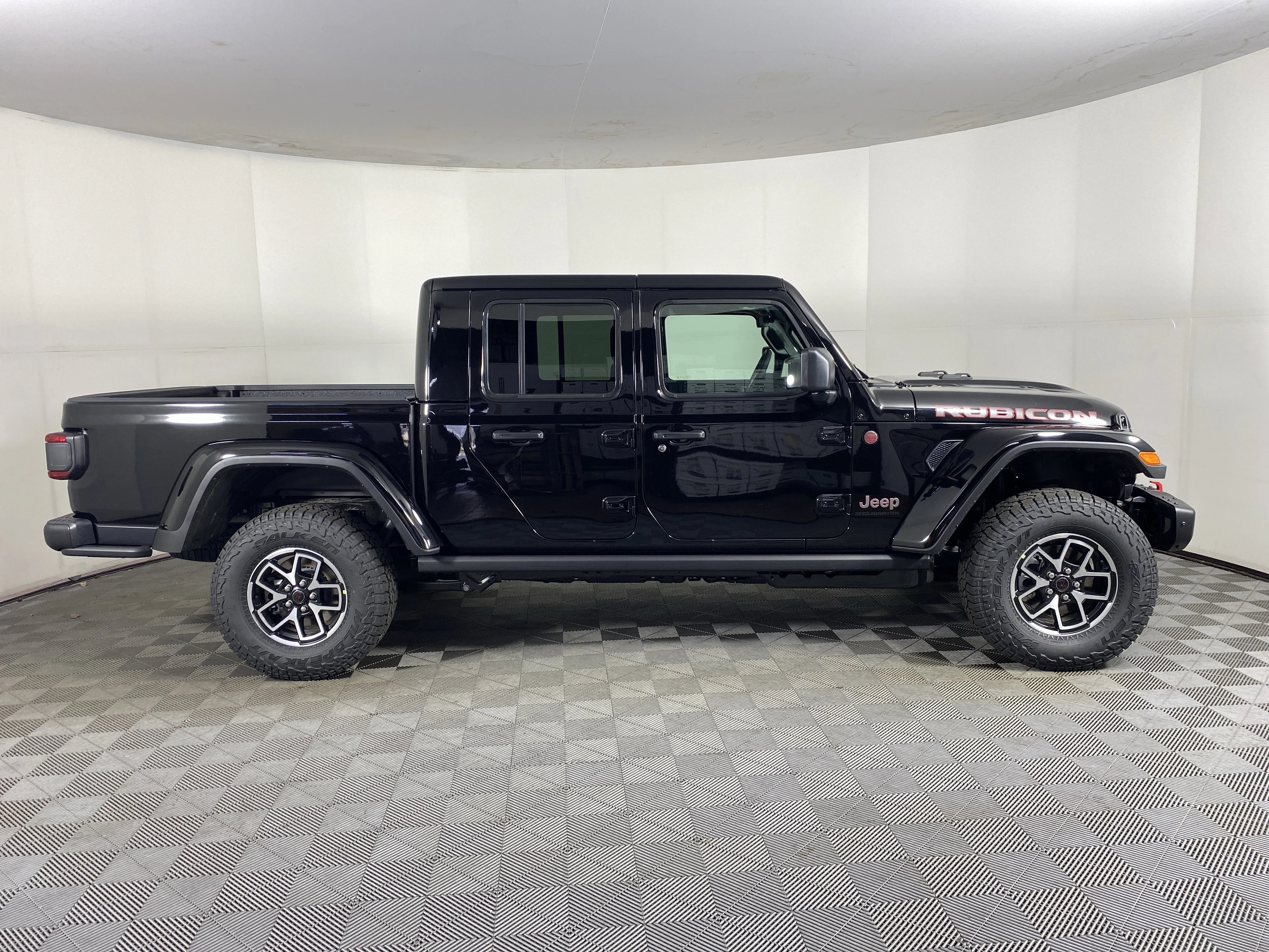 New 2026 Black Clear-Coat Exterior Paint Jeep Rubicon X image 6