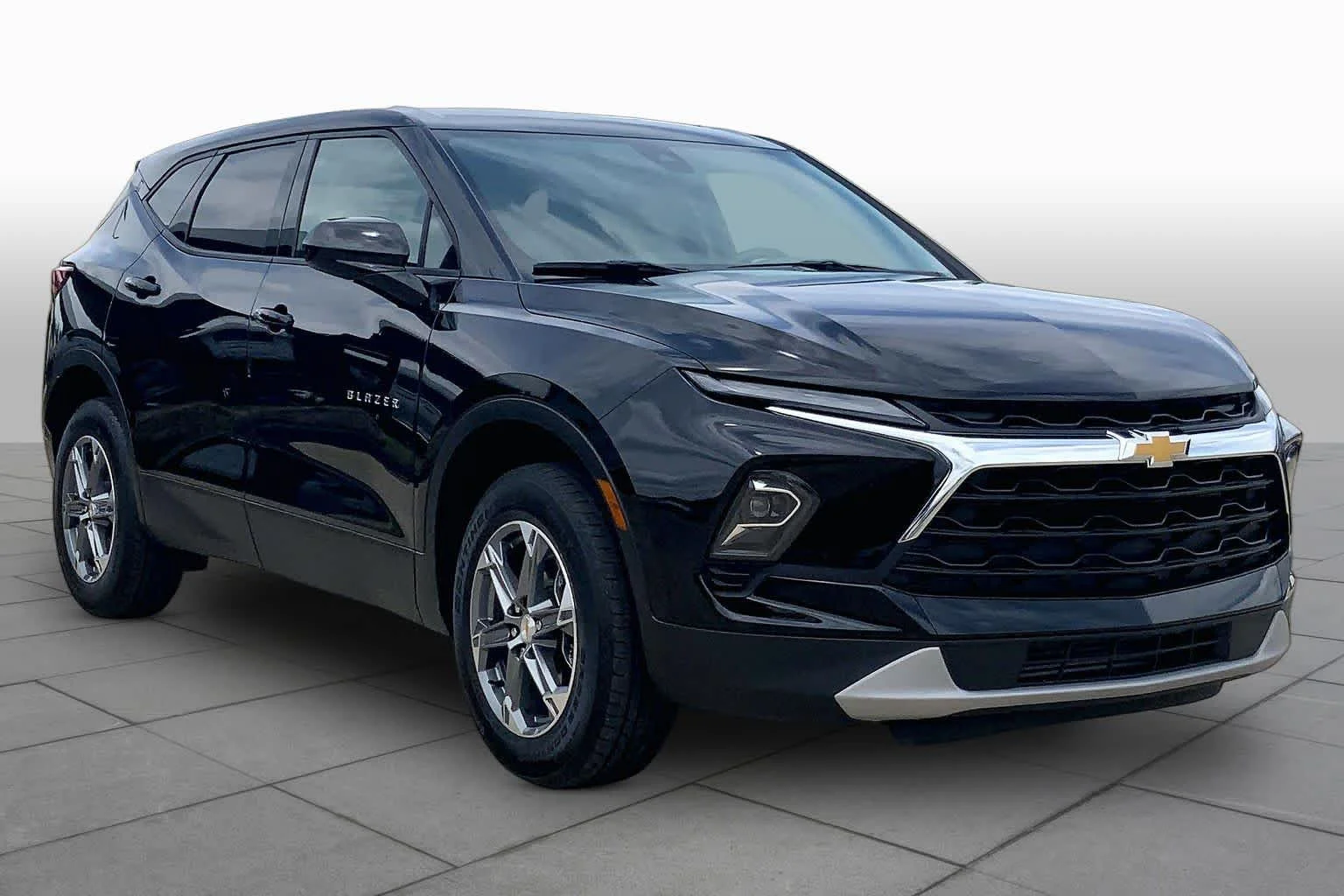 Used 2025 Black Chevrolet LT image 3