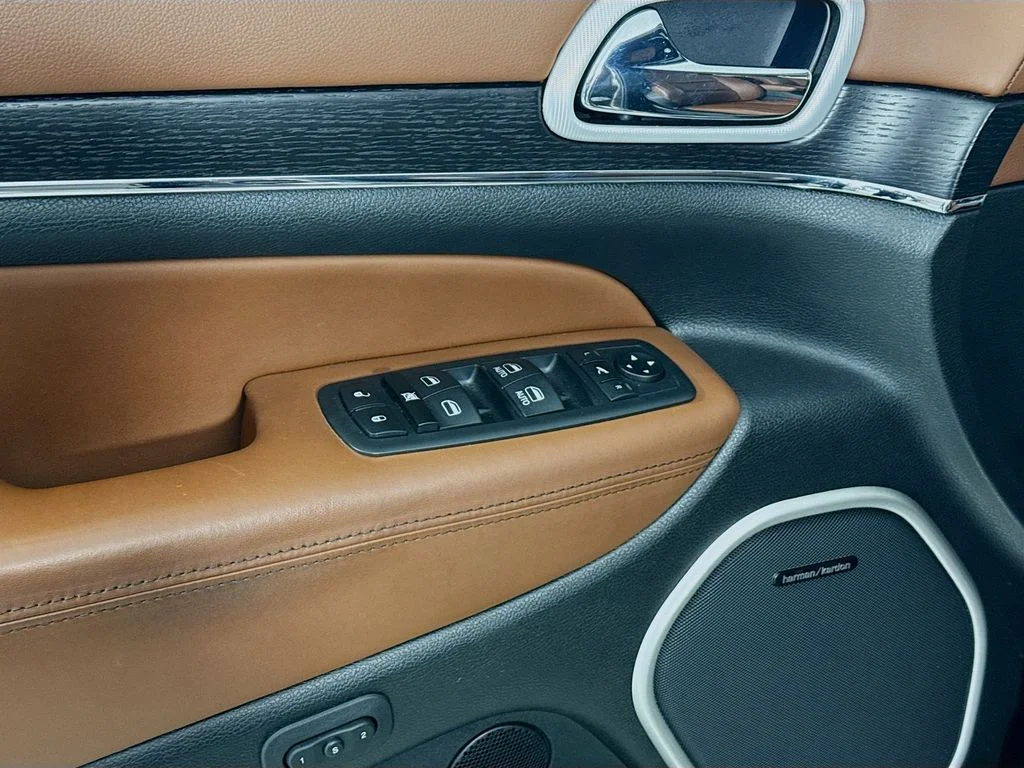 Used 2020 Brown Jeep Summit image 19