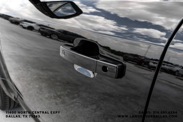 New 2026 Santorini Black Land Rover X-Dynamic SE image 37