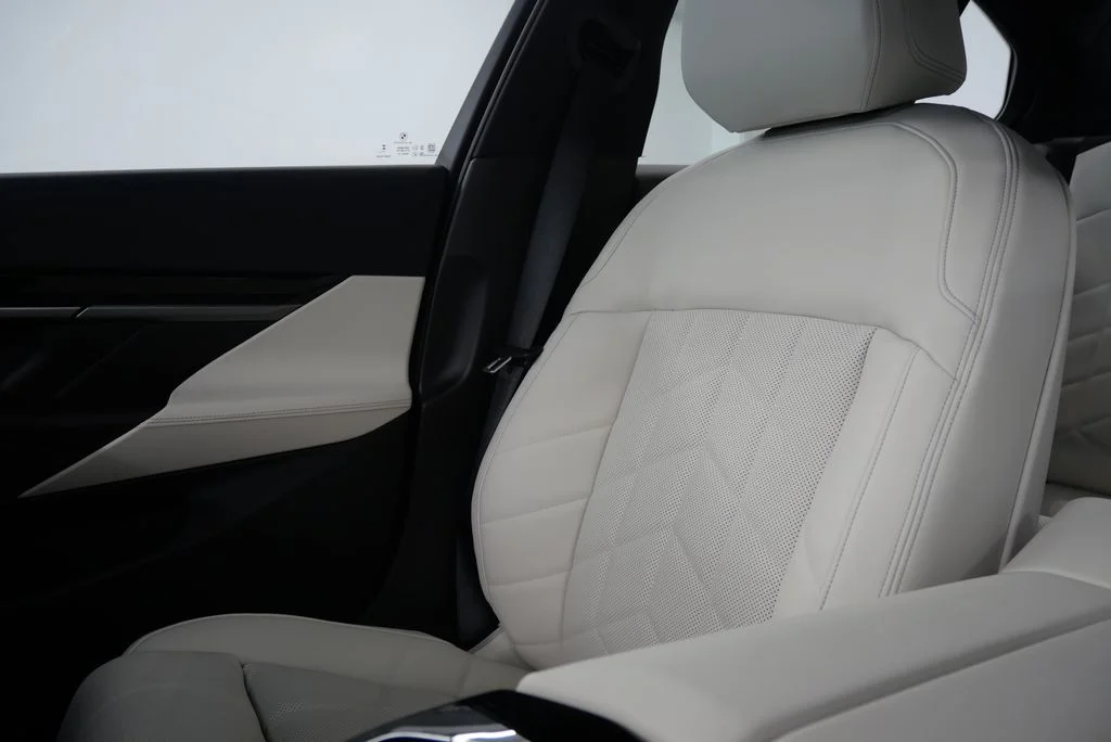 2025 BMW 5 Series 530i - Photo 26