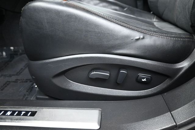 Used 2016 Black INFINITI Base image 22