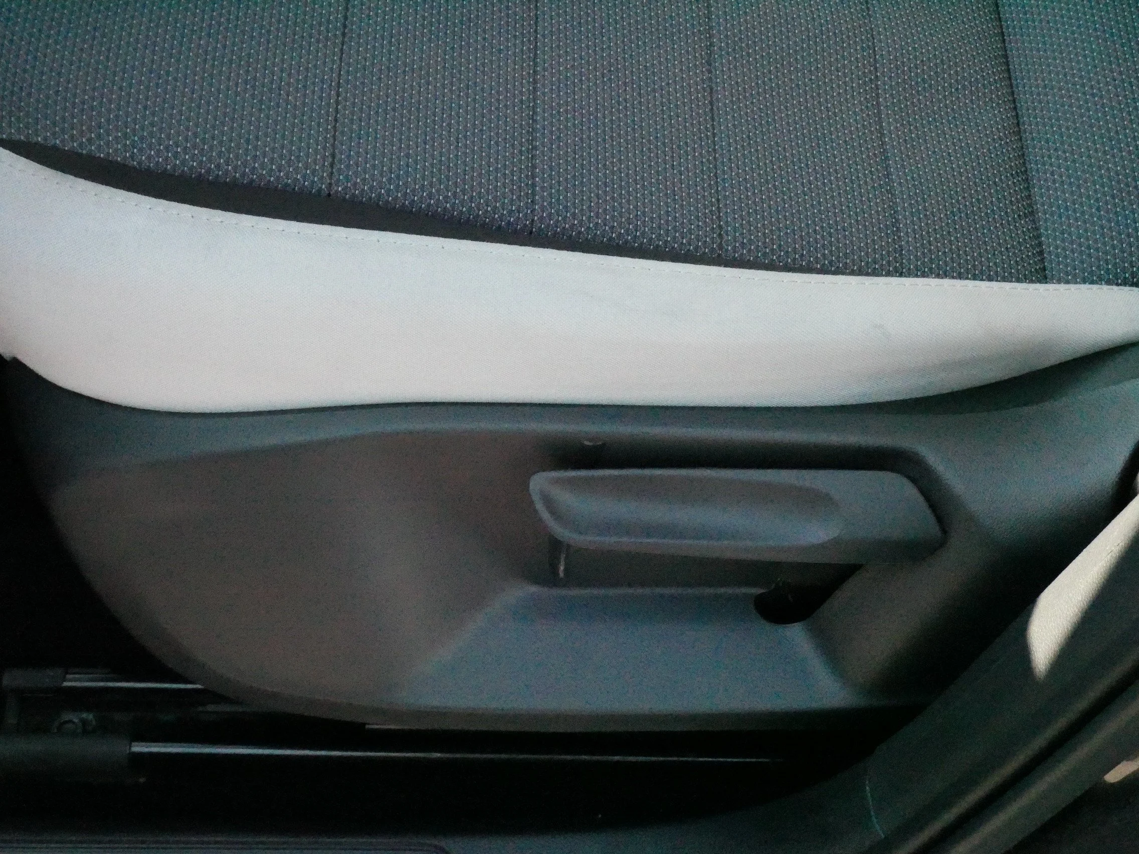 Certified Used 2025 Platinum Gray Metallic Volkswagen S image 20