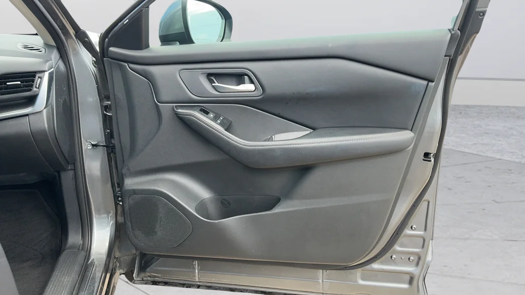 Used 2024 Gray Nissan SV image 23