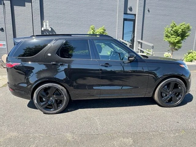 New 2026 Santorini Black Land Rover Dynamic SE image 10