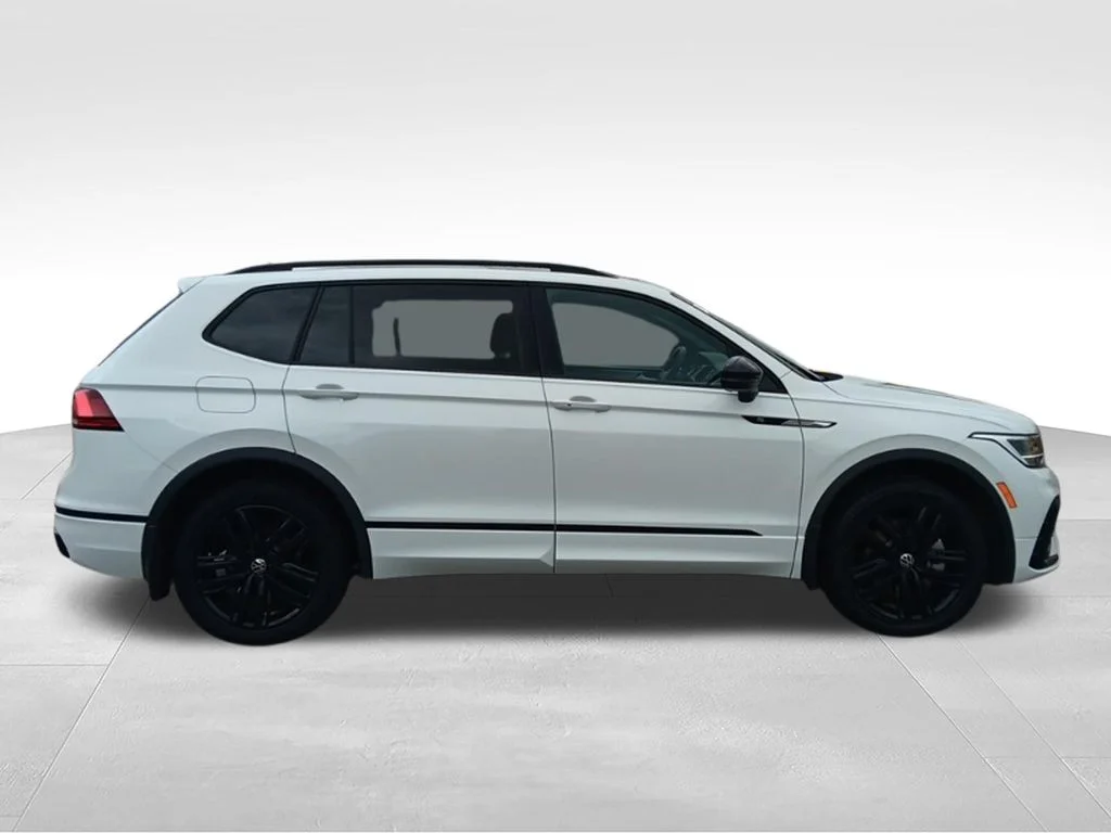 Used 2022 Pure White Volkswagen 2.0T SE R-Line Black image 7