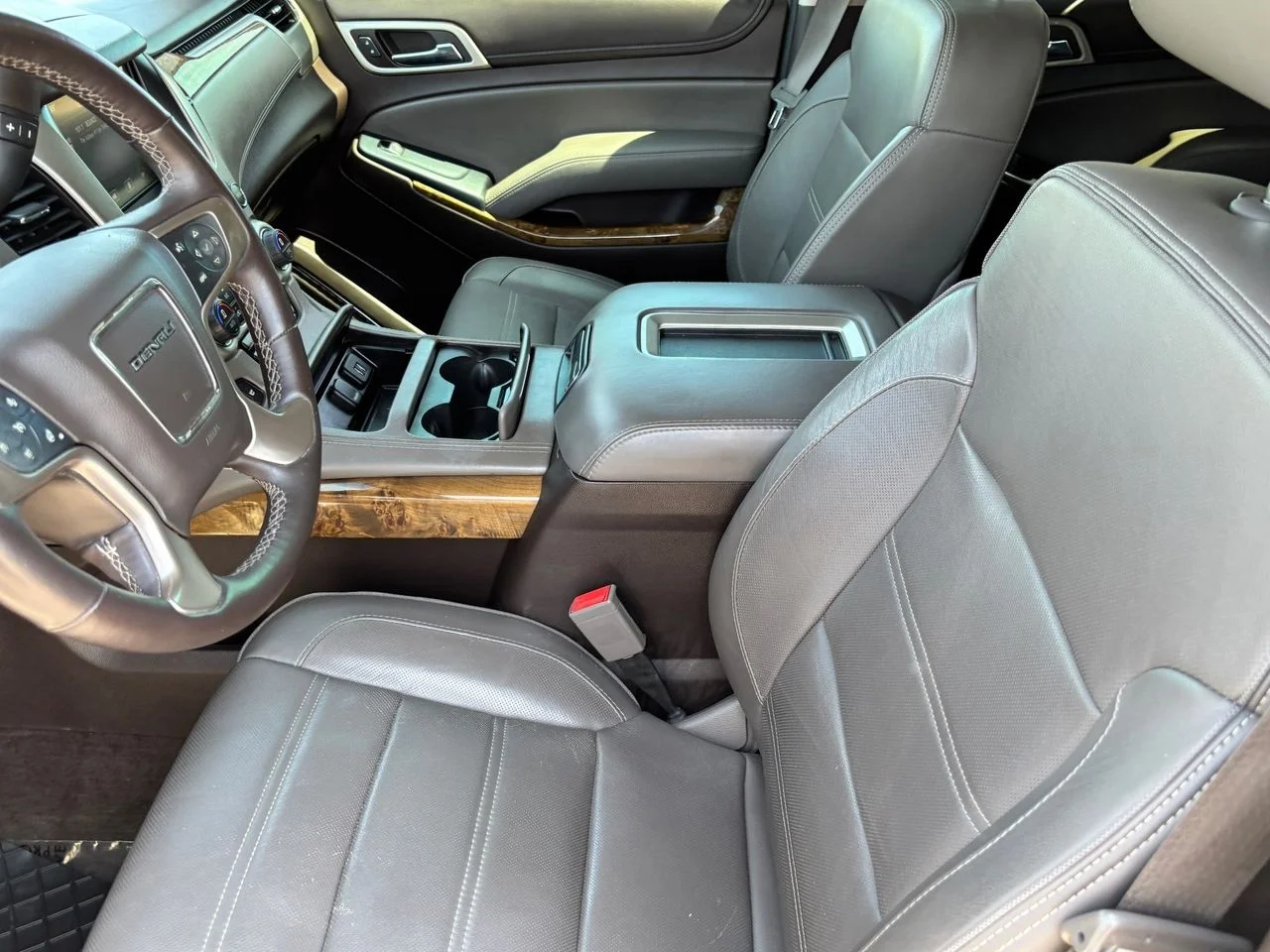 Used 2015 White Diamond Clearcoat GMC Denali image 17