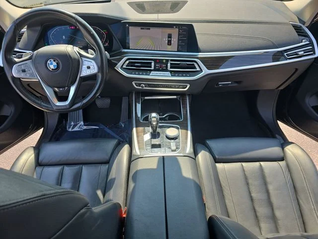 Used 2021 Black BMW xDrive40i image 10