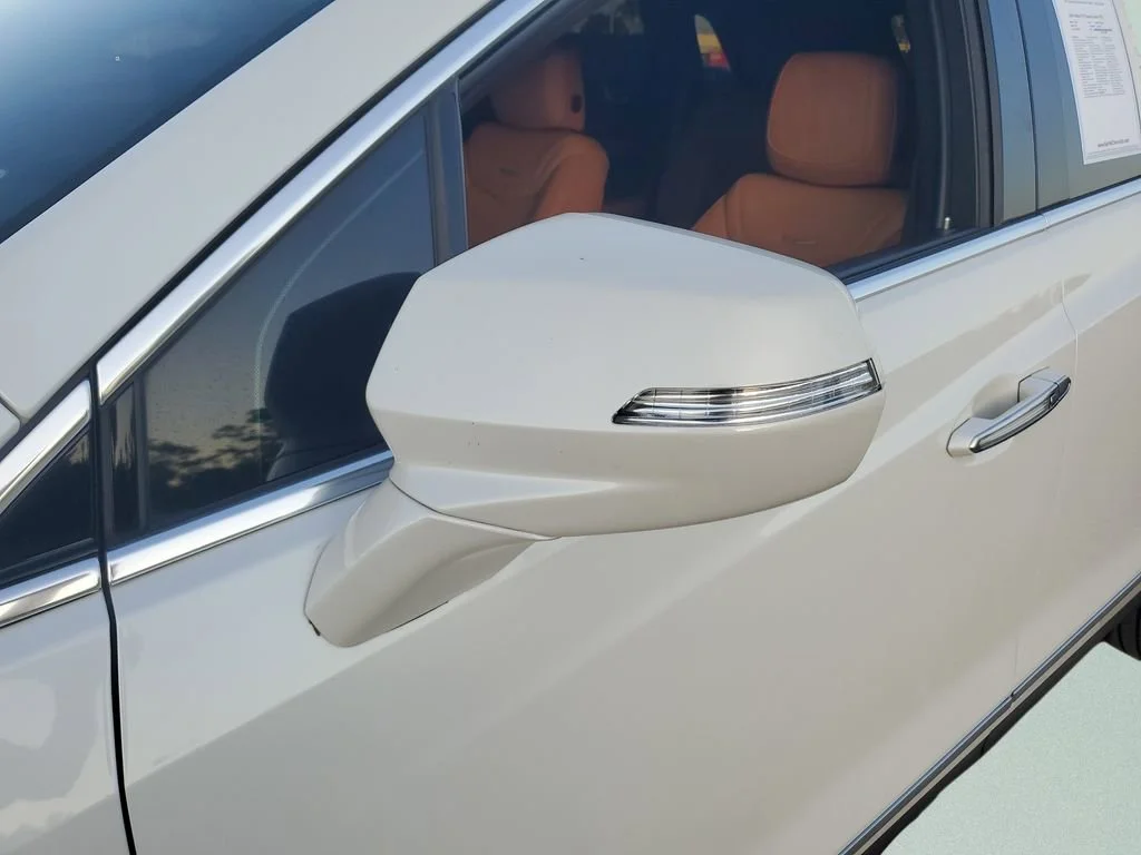 Used 2020 CRYSTAL WHITE TRICOAT Cadillac Premium Luxury FWD image 28
