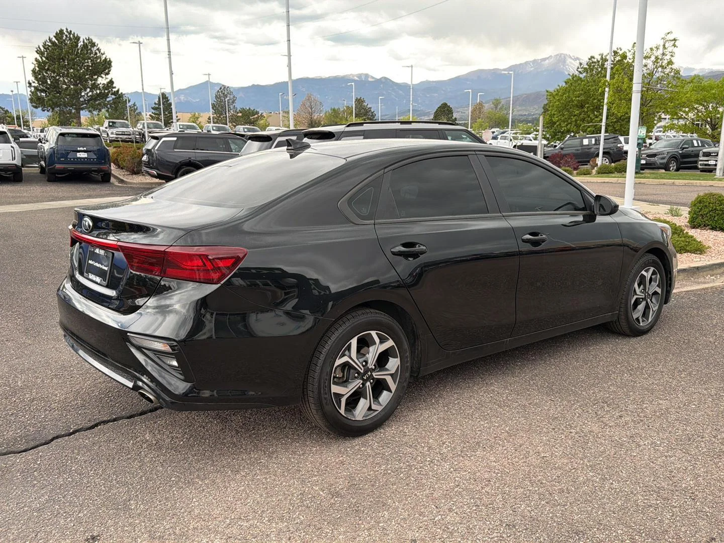 Used 2021 Aurora Black Kia LXS image 5