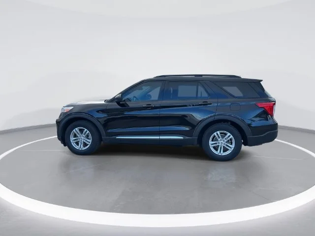 Used 2022 Black Ford XLT image 4
