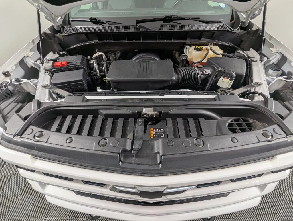 Used 2024 White Chevrolet RST image 27