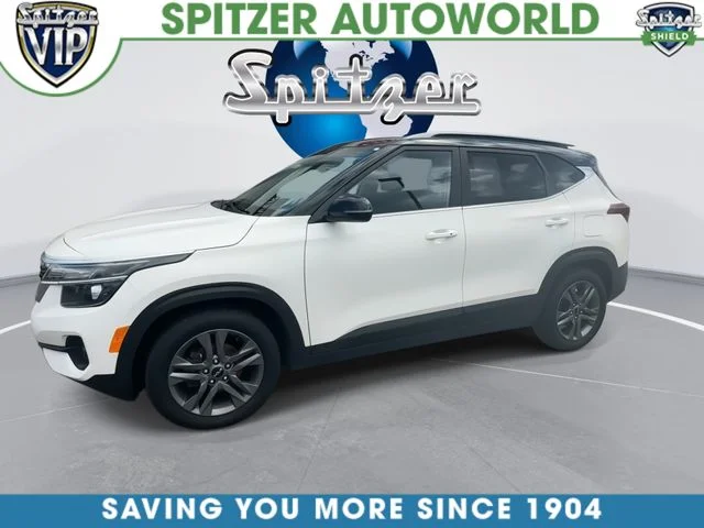 Used 2023 White Kia S image 4