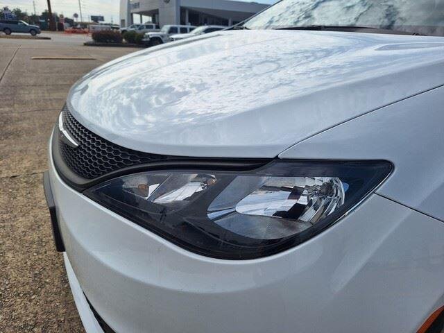 Used 2023 Bright White Clearcoat Chrysler LX image 10