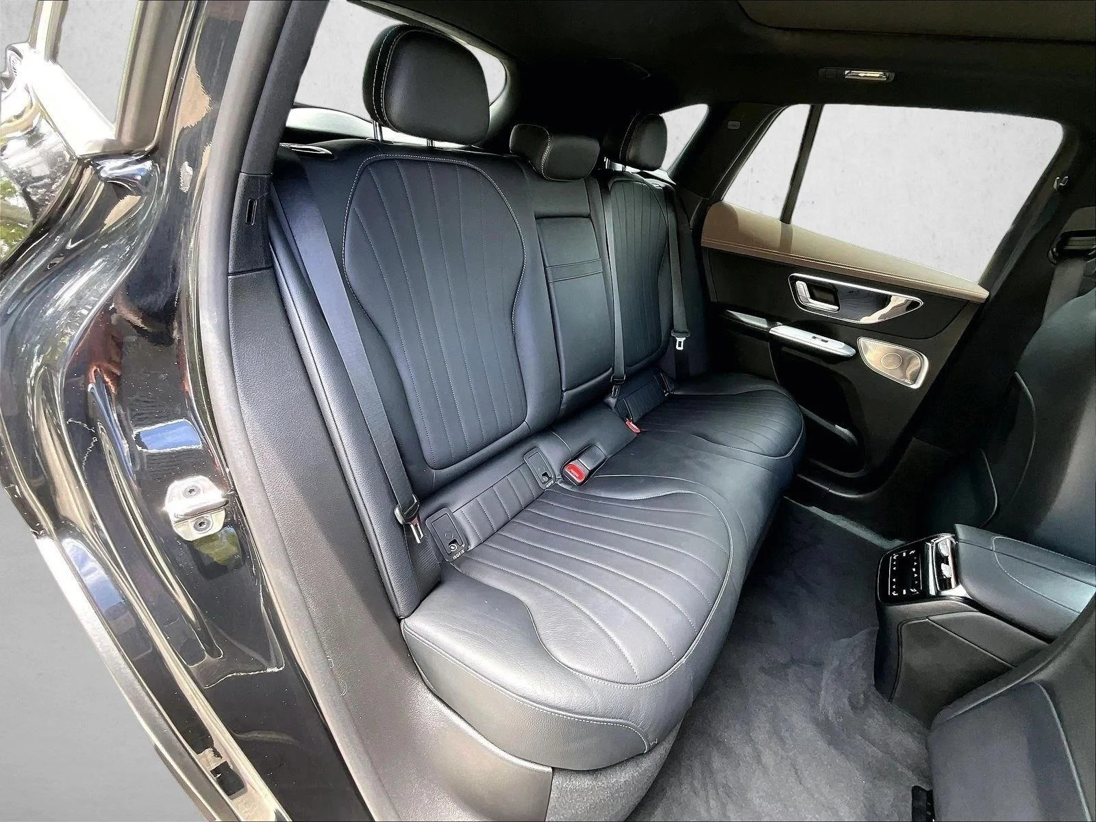 Used 2023 Obsidian Black Metallic Mercedes-Benz EQE 350+ image 28